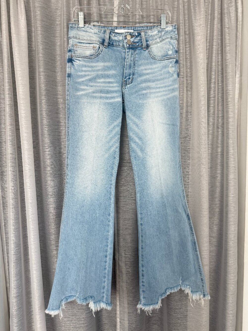 FLYING MONKEY Distressed Mid-Rise Stretch Flare | Light Wash Blue | 29 EUC